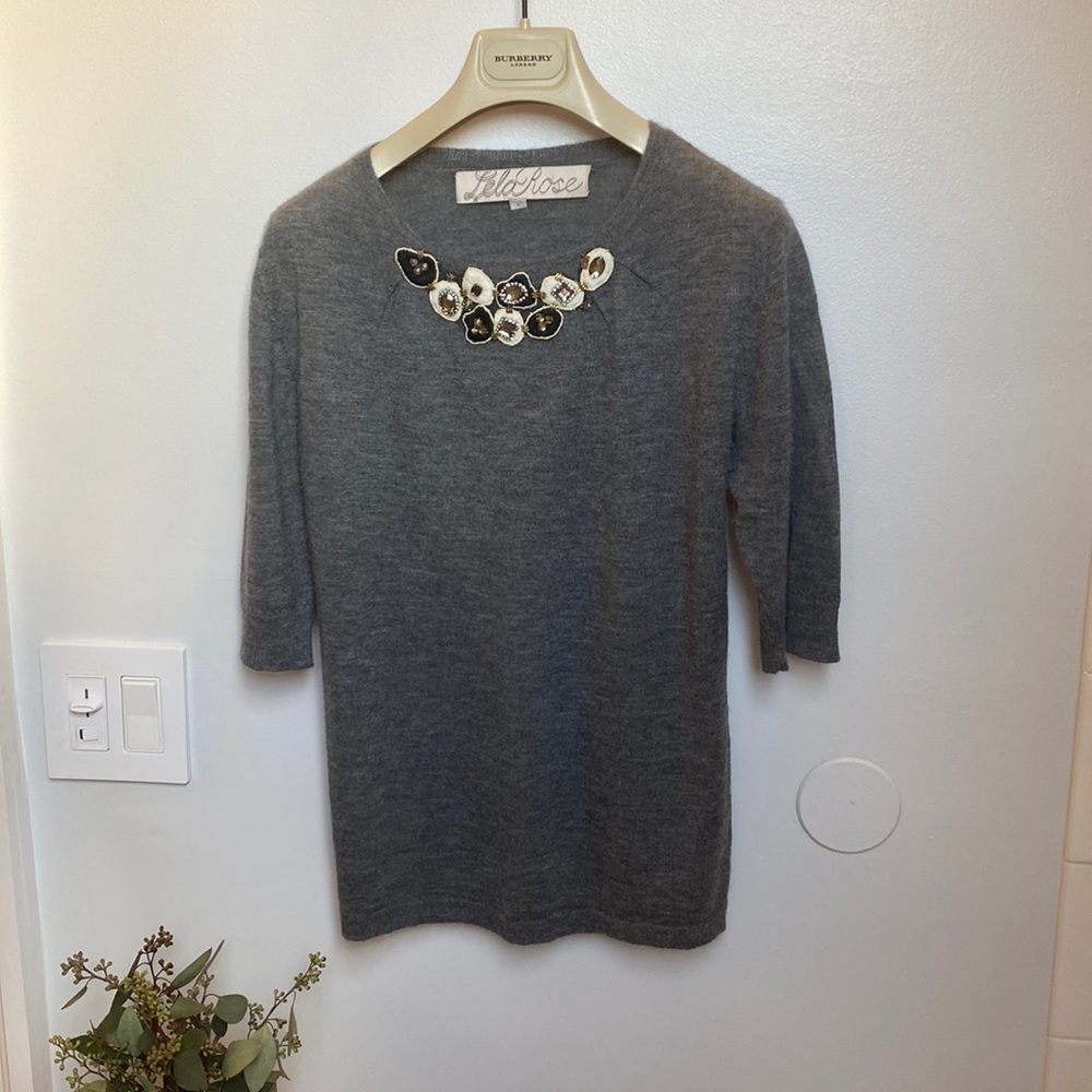 Lela rose 1/2 sleeve cashmere sweater with appliqué
